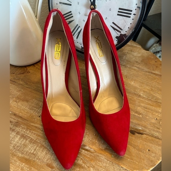 X2B Sexy Red Heels size 10 - Picture 1 of 7